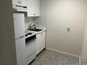 62 Boylston St, Unit 518 in Boston, MA - Building Photo - Building Photo
