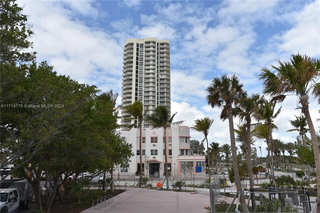 7300 Ocean Terrace in Miami Beach, FL - Foto de edificio - Building Photo