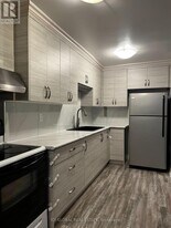 4062 Lawrence Ave E in Toronto, ON - Building Photo