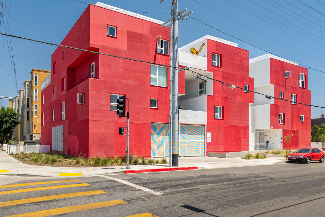 Sun King in Sun Valley, CA - Building Photo