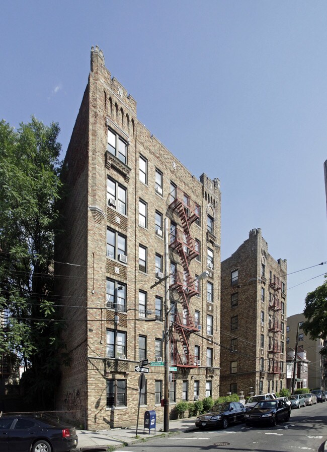 3764 Bronx Blvd in Bronx, NY - Building Photo - Building Photo