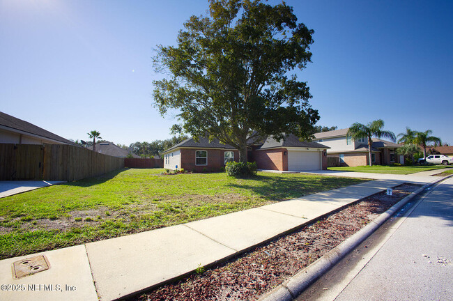 13082 Chets Creek Dr S in Jacksonville, FL - Building Photo - Building Photo