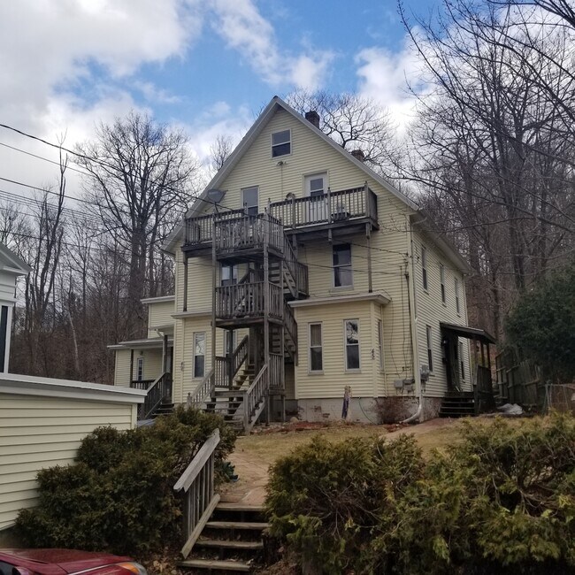 45 Green St Rentals in Gardner, MA