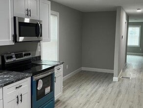 25 Denison St, Unit Unit 1 in Providence, RI - Foto de edificio - Building Photo