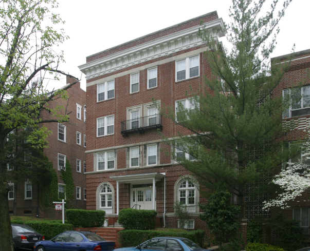 3203 N Charles St in Baltimore, MD - Foto de edificio - Building Photo