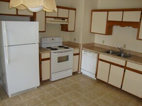 930 Piercefield Dr in Richmond Hill, GA - Building Photo - Building Photo