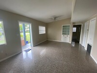 813 Center Ln in Clermont, FL - Foto de edificio - Building Photo