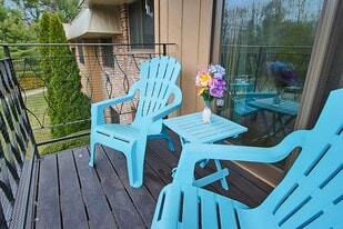 9 Strawberry Bank Rd, Unit 17 in Nashua, NH - Building Photo