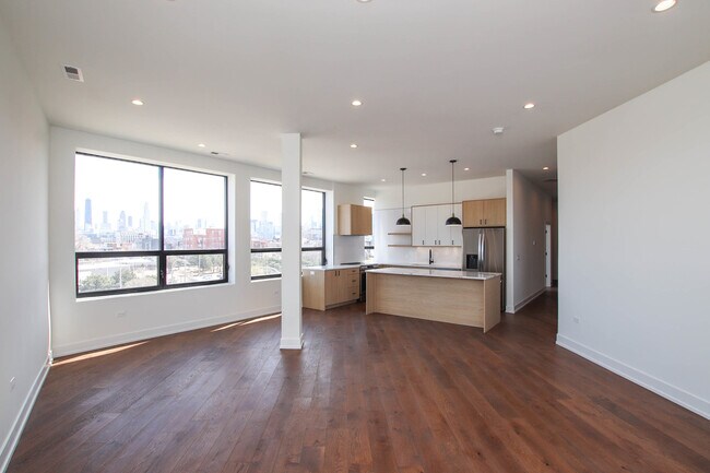 property at 1001 N Milwaukee Ave