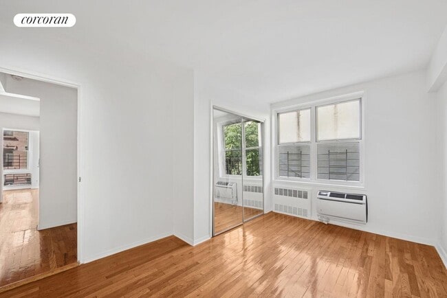 401 W 56th St in New York, NY - Building Photo - Building Photo