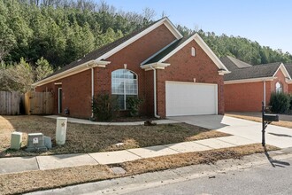 1045 Castlemaine Dr in Birmingham, AL - Building Photo - Building Photo