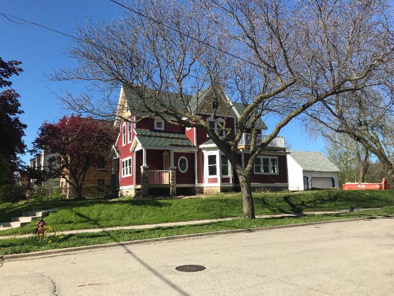 2204 N Booth St in Milwaukee, WI - Building Photo