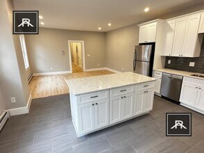 1286 Commonwealth Ave in Boston, MA - Building Photo - Building Photo