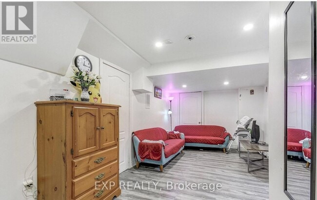 property at 127 Worthington Ave