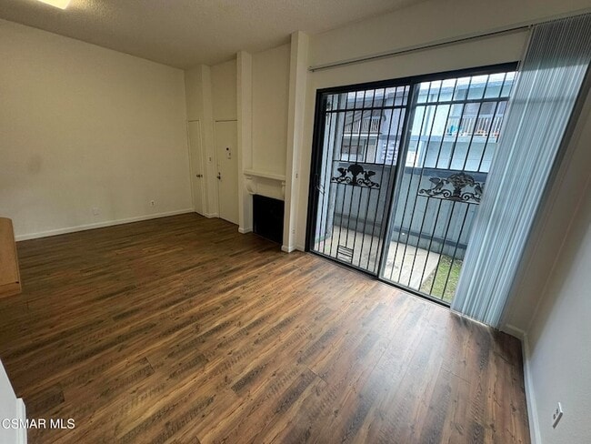 14520 Plummer St in Los Angeles, CA - Building Photo - Building Photo