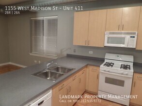 1155 W Madison St-Unit -Unit 411 in Chicago, IL - Building Photo - Building Photo