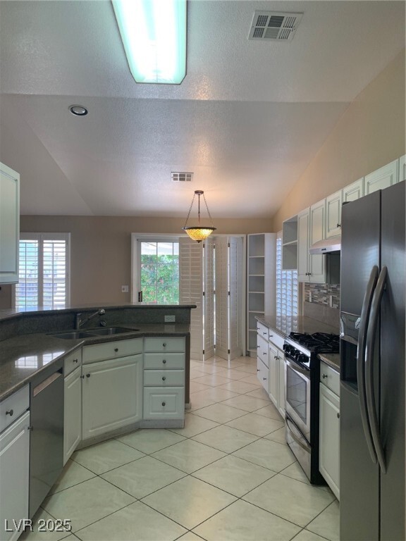 property at 5021 Glenarden Dr