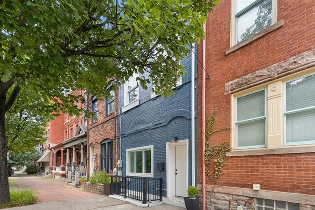 804 Cedar Ave in Pittsburgh, PA - Building Photo - Building Photo