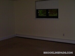 44 Harvard Ave, Unit B in Brookline, MA - Building Photo - Building Photo