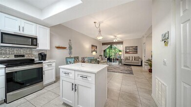 8375 Glen Rose Way in Sarasota, FL - Building Photo - Building Photo