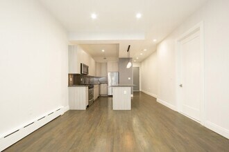 45 Beekman St, Unit 4N in New York, NY - Building Photo - Building Photo