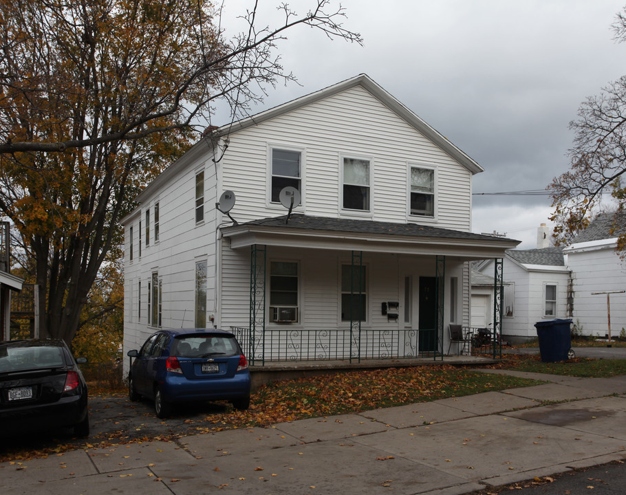 75 E Oneida St in Oswego, NY - Building Photo