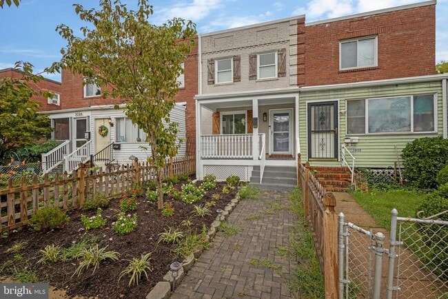 property at 3030 Manning St