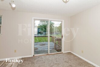 1458 Summe Dr in Cincinnati, OH - Foto de edificio - Building Photo