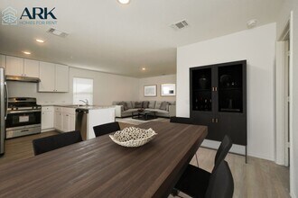 11938 Fuzzy Path in San Antonio, TX - Building Photo - Building Photo