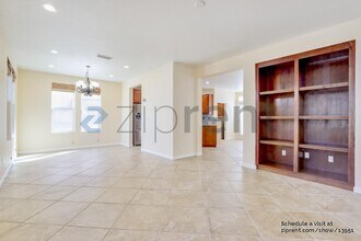 704 Moore Way in Folsom, CA - Building Photo - Building Photo