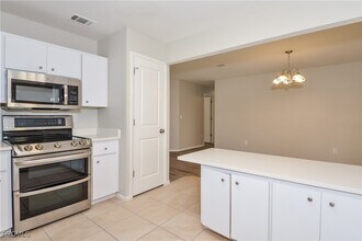 6947 Roslyn Ct in North Port, FL - Building Photo - Building Photo