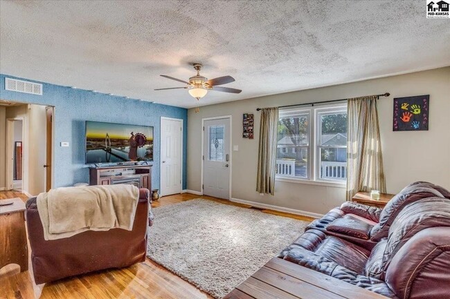 10 Riceland Dr in Hutchinson, KS - Building Photo - Building Photo