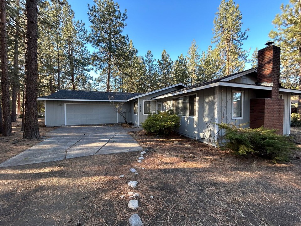 19968 Double Tree Ct in Bend, OR - Building Photo