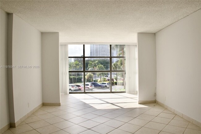 600 Parkview Dr in Hallandale Beach, FL - Building Photo - Building Photo