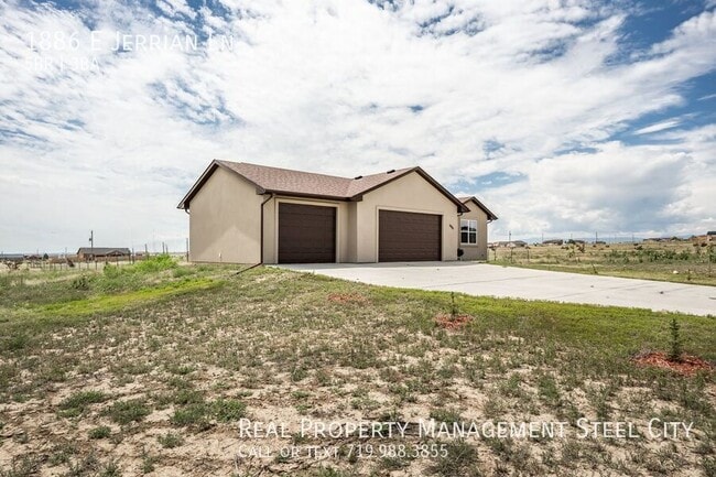 1886 Jerrian Ln in Pueblo West, CO - Building Photo - Building Photo