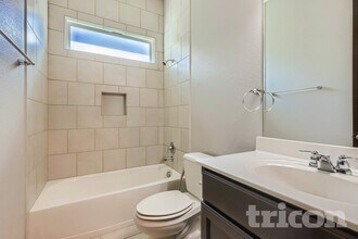 12427 Loving Ml, Unit 304 in San Antonio, TX - Building Photo - Building Photo