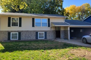 500 W Dartmouth St in Vermillion, SD - Building Photo