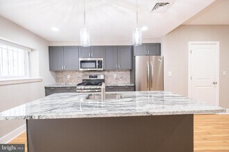 2508 Christian St in Philadelphia, PA - Building Photo - Building Photo