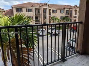 22411 SW 88th Pl in Cutler Bay, FL - Building Photo - Building Photo