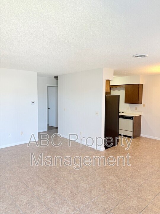 1210 W Bishop Dr in Rogers, AR - Foto de edificio