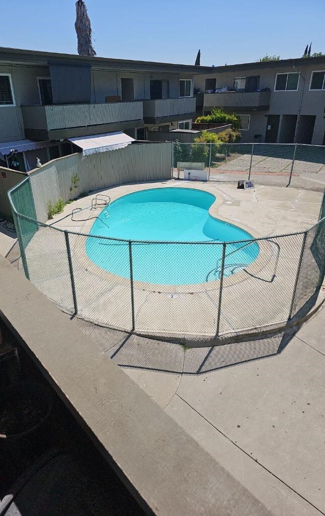 Palm Court Apartments in Concord, CA - Foto de edificio - Building Photo