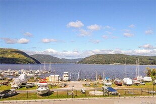 213 Waterside Close in Peekskill, NY - Building Photo