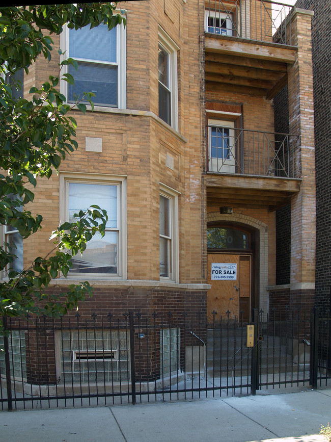 3810 N Ashland Ave in Chicago, IL - Foto de edificio - Building Photo