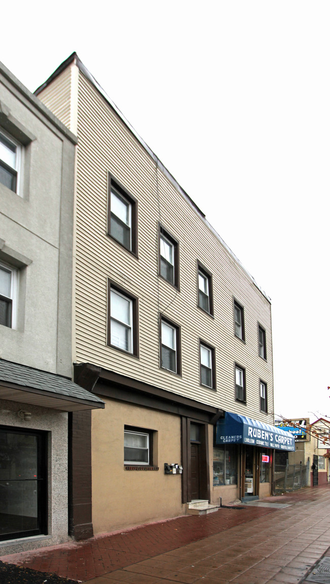 642-646 Elizabeth Ave in Elizabeth, NJ - Building Photo - Building Photo