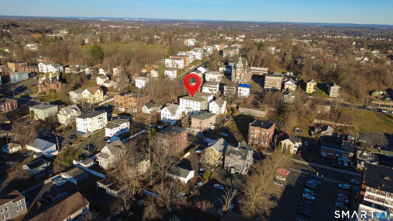 132 Beaver St in New Britain, CT - Building Photo