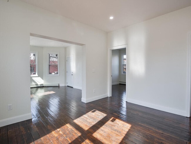 35 Valley St, Unit #2, Unit #2