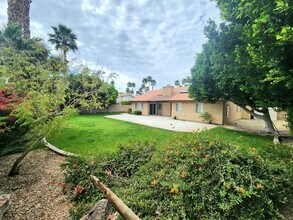 39850 Regency Way in Palm Desert, CA - Foto de edificio - Building Photo