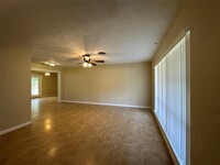 1127 Wisterwood Dr in Houston, TX - Building Photo - Building Photo