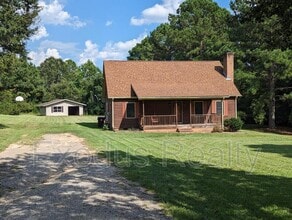 922 Cool Springs Rd in Sanford, NC - Building Photo - Building Photo
