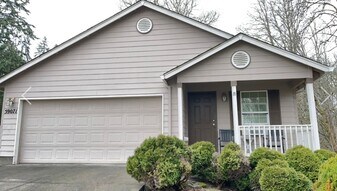59071 Elizabeth Ln in Saint Helens, OR - Building Photo
